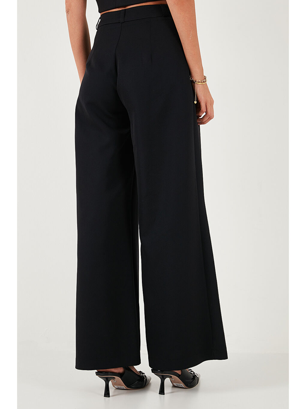 Siyah Pile Detaylı Wide Leg Yüksek Bel Geniş Paça Pantolon 6522016-5