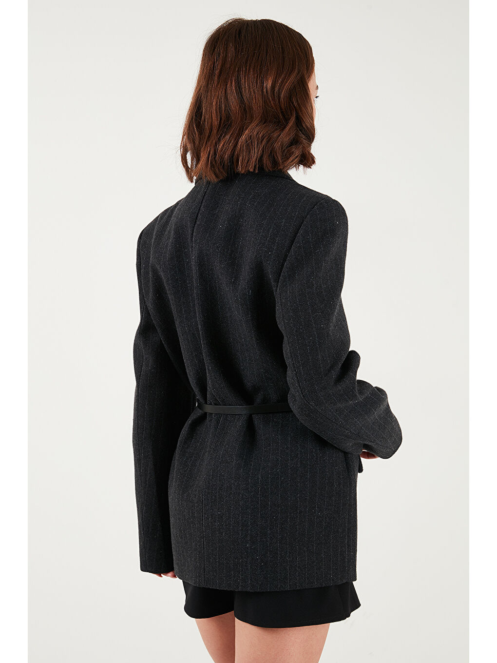 Siyah Çizgili Yün Karışımlı Oversize Fit Kruvaze Yaka Kemerli Ceket 6839634-5