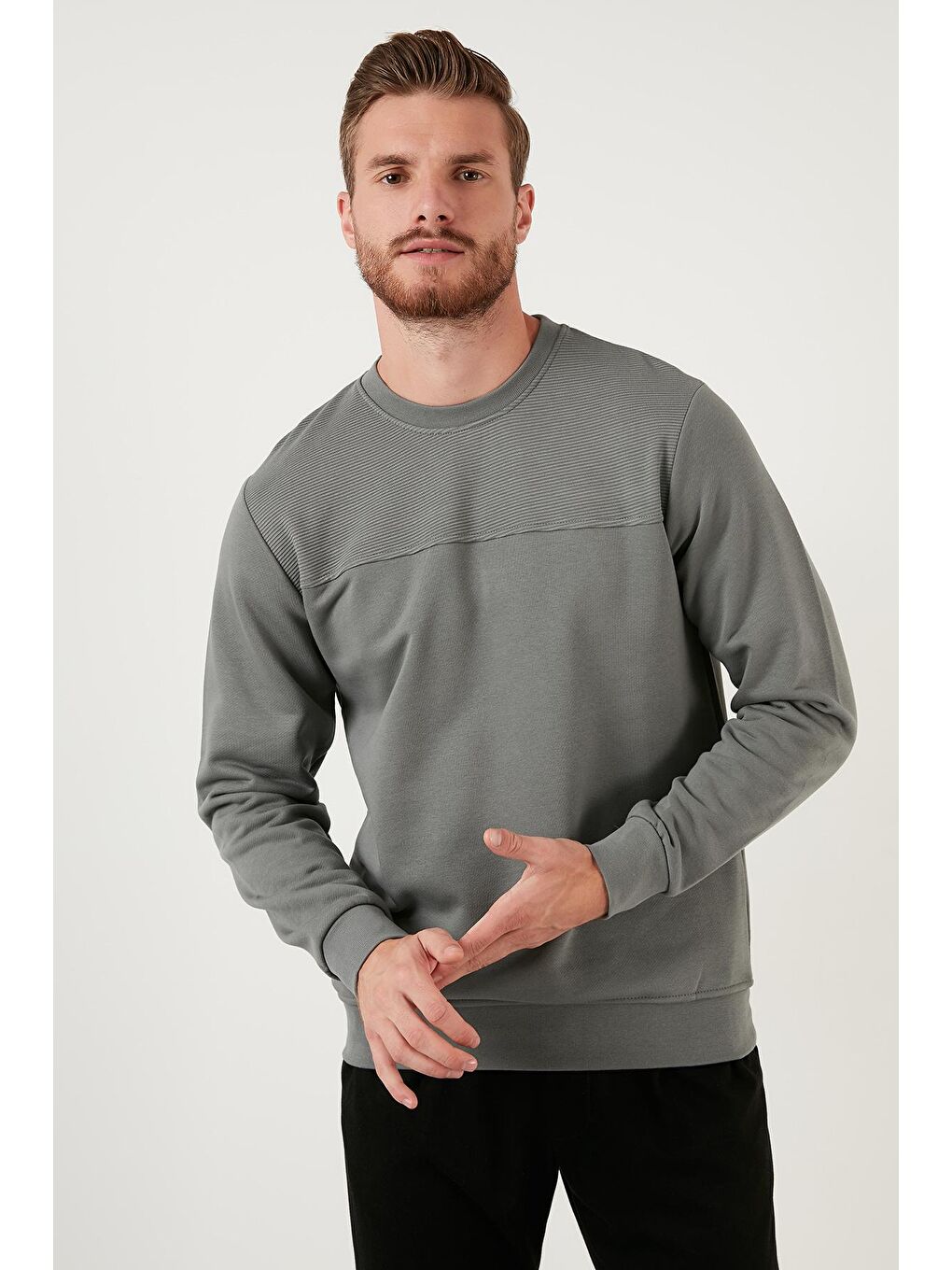 Haki Pamuklu Bisiklet Yaka Slim Fit Sweat 5905033-3