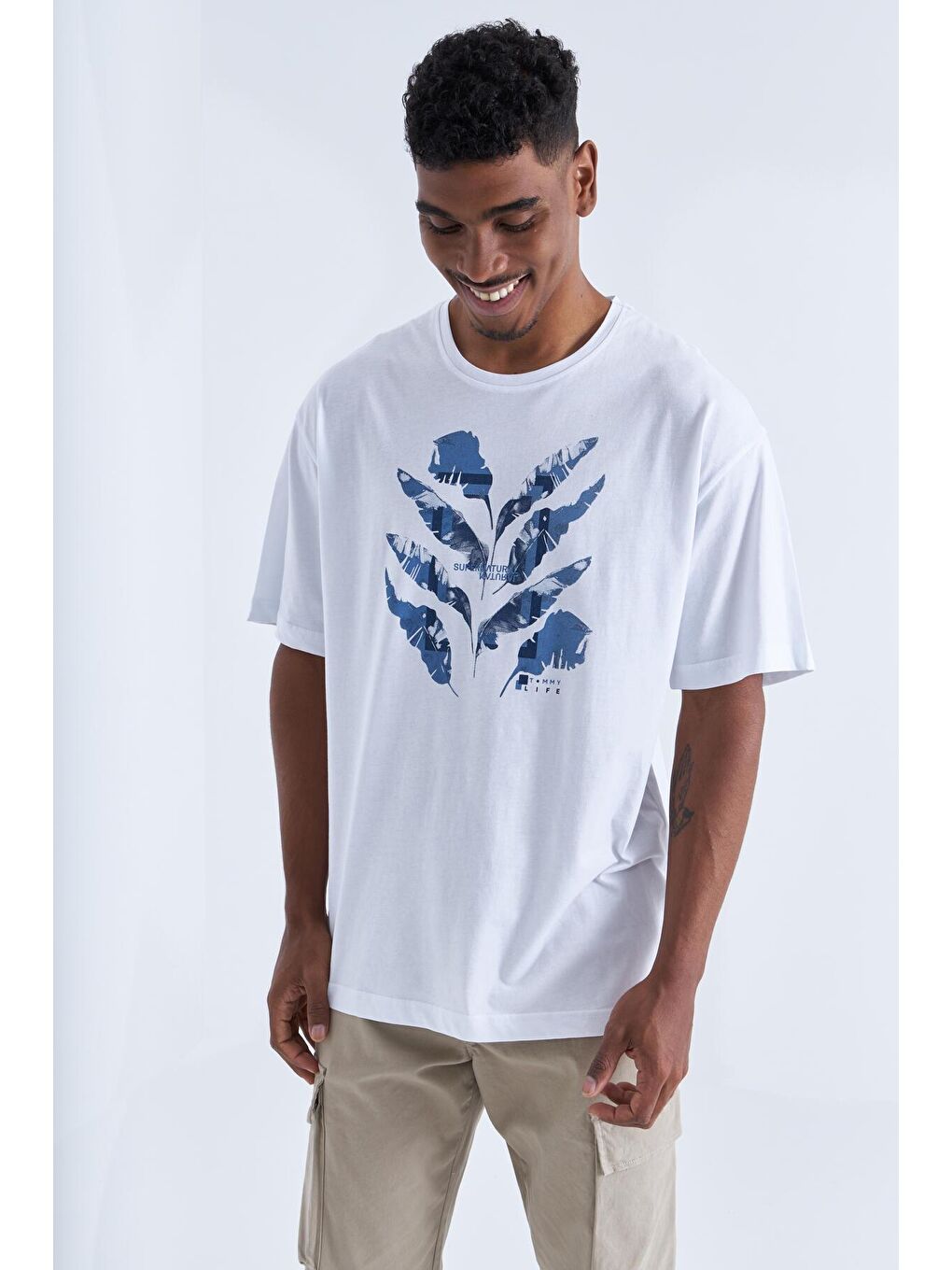 Beyaz Büyük Baskılı O Yaka Erkek Oversize Tişört  - 88092