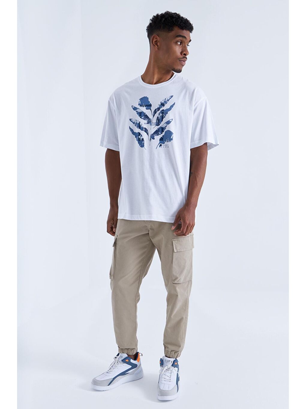 Beyaz Büyük Baskılı O Yaka Erkek Oversize Tişört  - 88092-1