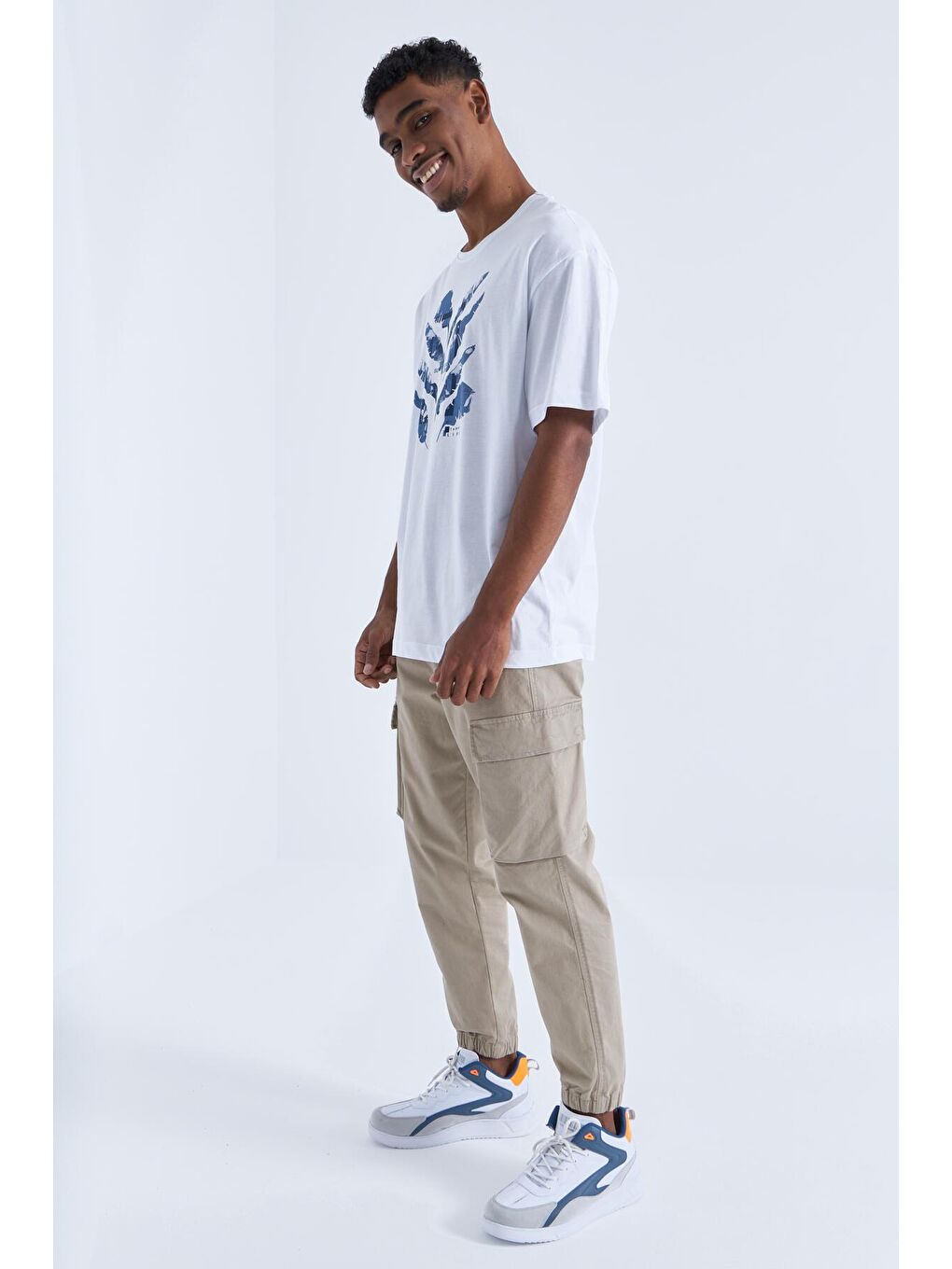 Beyaz Büyük Baskılı O Yaka Erkek Oversize Tişört  - 88092-3