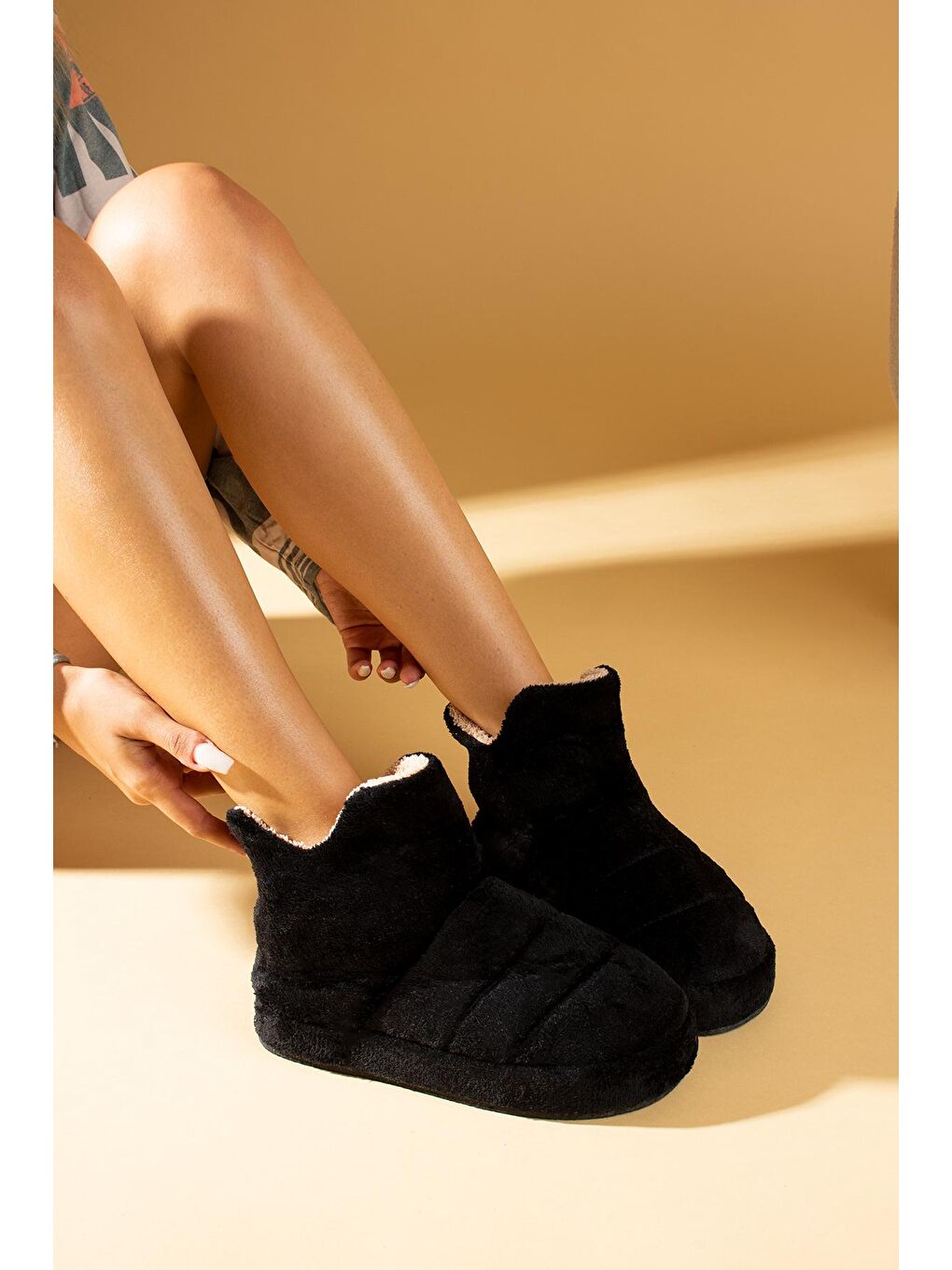 Siyah Kalın Taban Polar Kadın Ev Botu 001-19-21