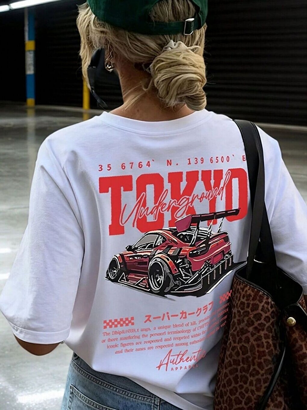 Beyaz Tokyo Baskı %100 Organik Pamuk Relaxed Fit Yuvarlak Yaka Tişört