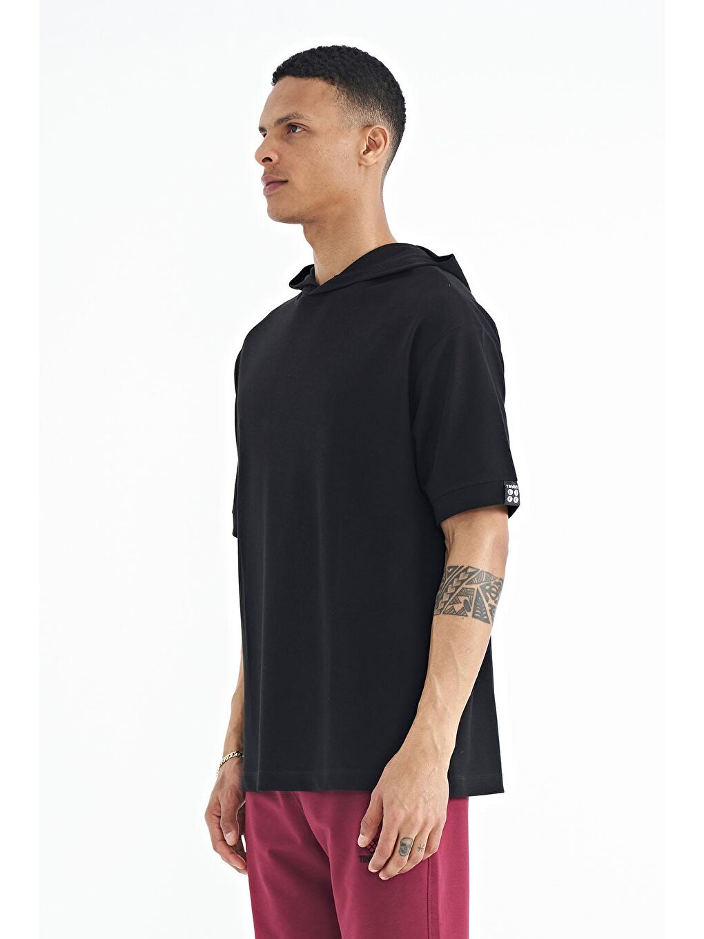 TOMMYLIFE Siyah Kapüşonlu Kol Etiket Detaylı Oversize Erkek T-shirt - 88179 - 3