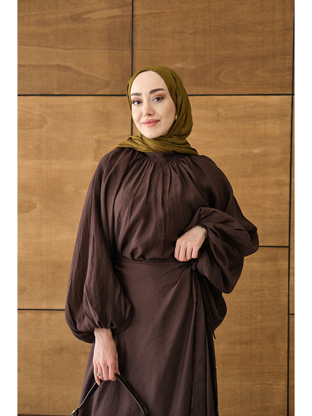 Kadın Tül Detay Pelerinli Etekli Takım Kahverengi-1