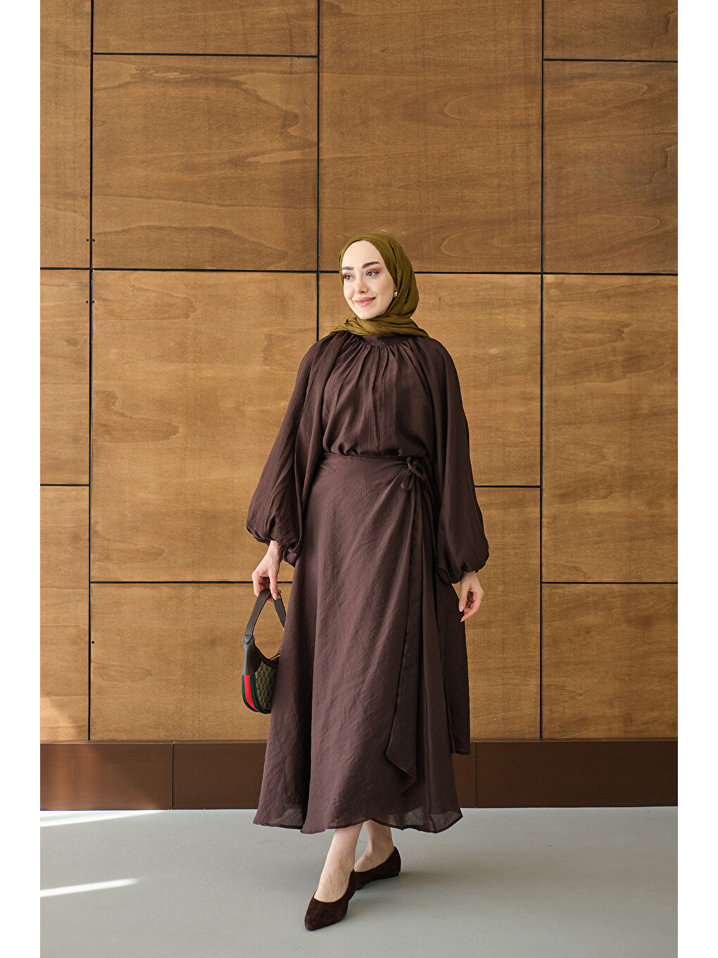 Kadın Tül Detay Pelerinli Etekli Takım Kahverengi-4