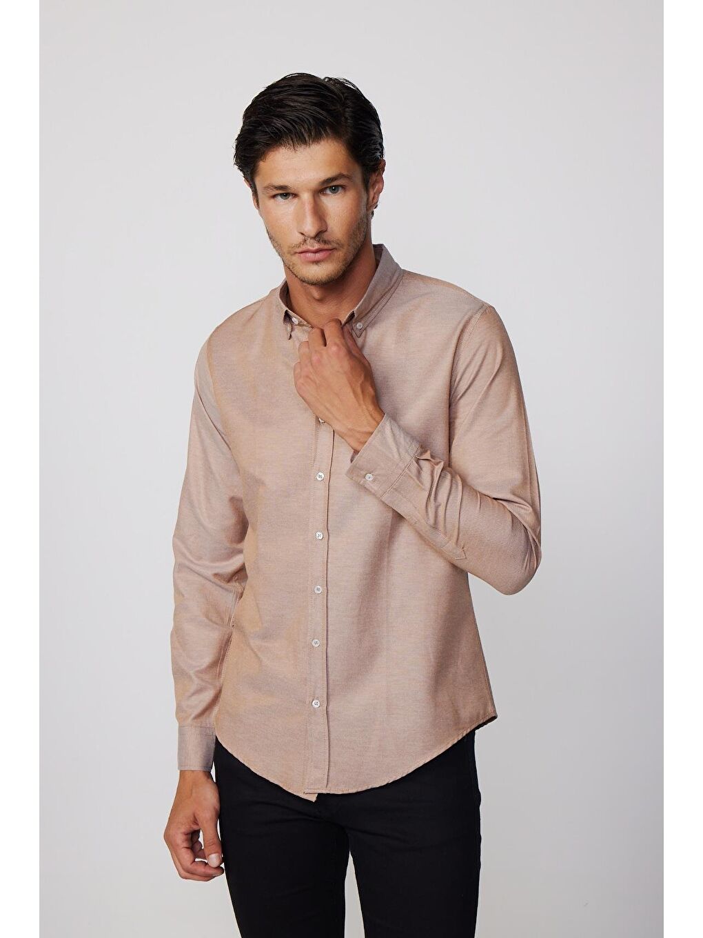 Bej Slim Fit Uzun Kollu Düğmeli Yaka Pamuklu Kolay Ütü Düz Erkek Gömlek-2