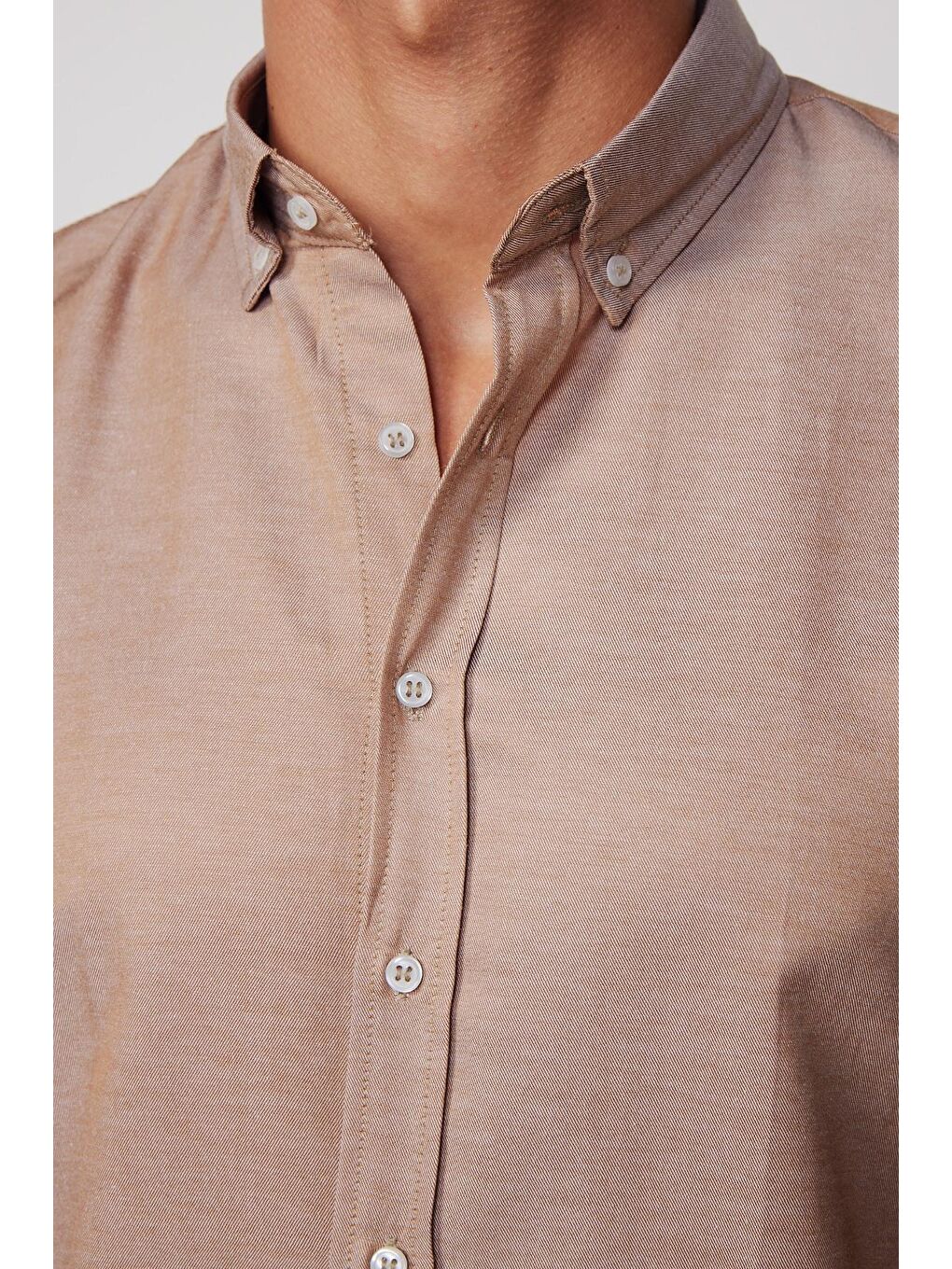 Bej Slim Fit Uzun Kollu Düğmeli Yaka Pamuklu Kolay Ütü Düz Erkek Gömlek-3