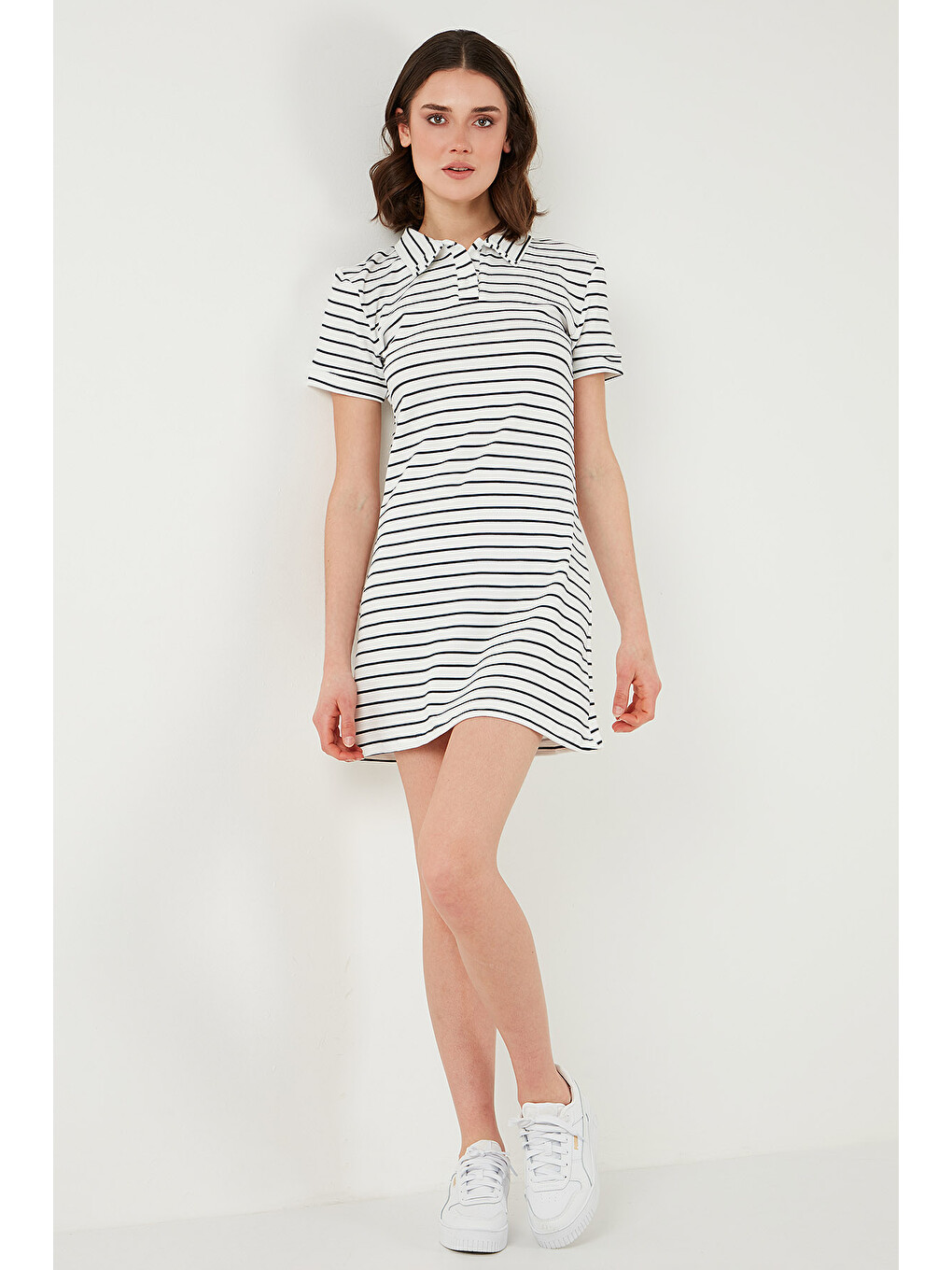 Beyaz Çizgili Slim Fit Mini Boy Düğmeli Polo Yaka Kısa Kollu Kadın Elbise 5866151-4