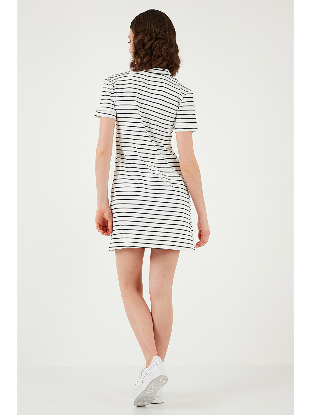 Beyaz Çizgili Slim Fit Mini Boy Düğmeli Polo Yaka Kısa Kollu Kadın Elbise 5866151-6