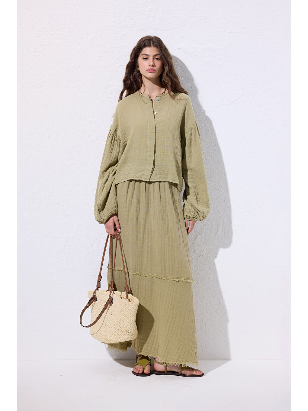 Yeşil Müslin Balon Kol Kısa Bluz Adaçayı-1