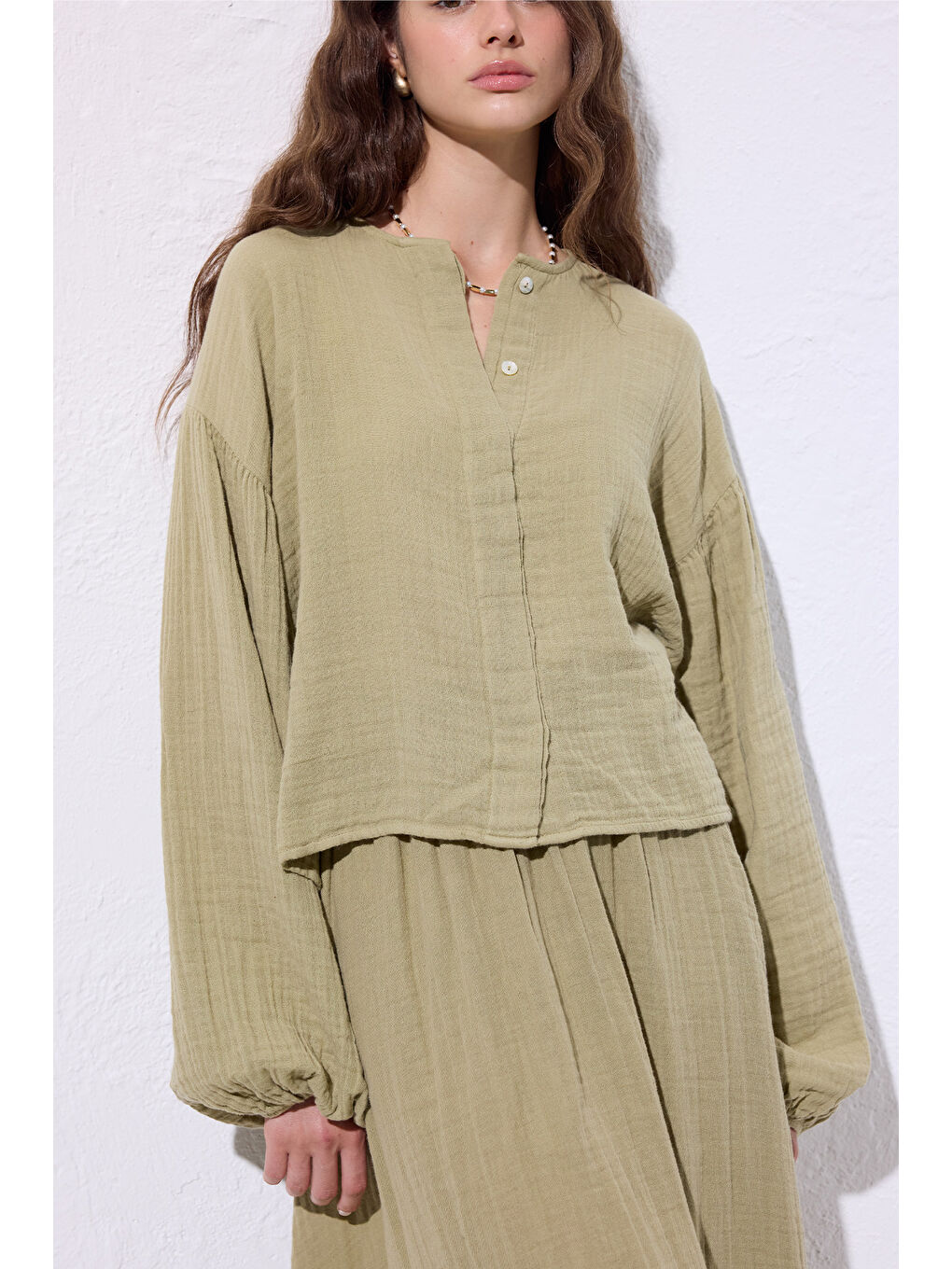 Yeşil Müslin Balon Kol Kısa Bluz Adaçayı-2