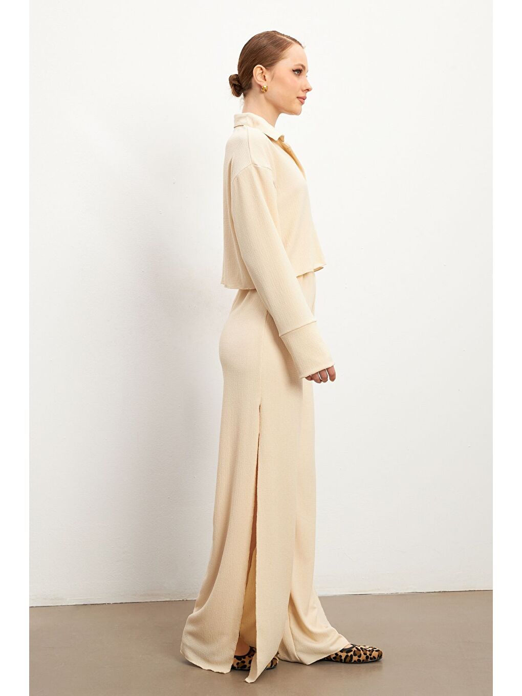 Kadın Bej Uzun Kollu Gömlek Yırtmaçlı Pantolon Krinkıl Takım-4