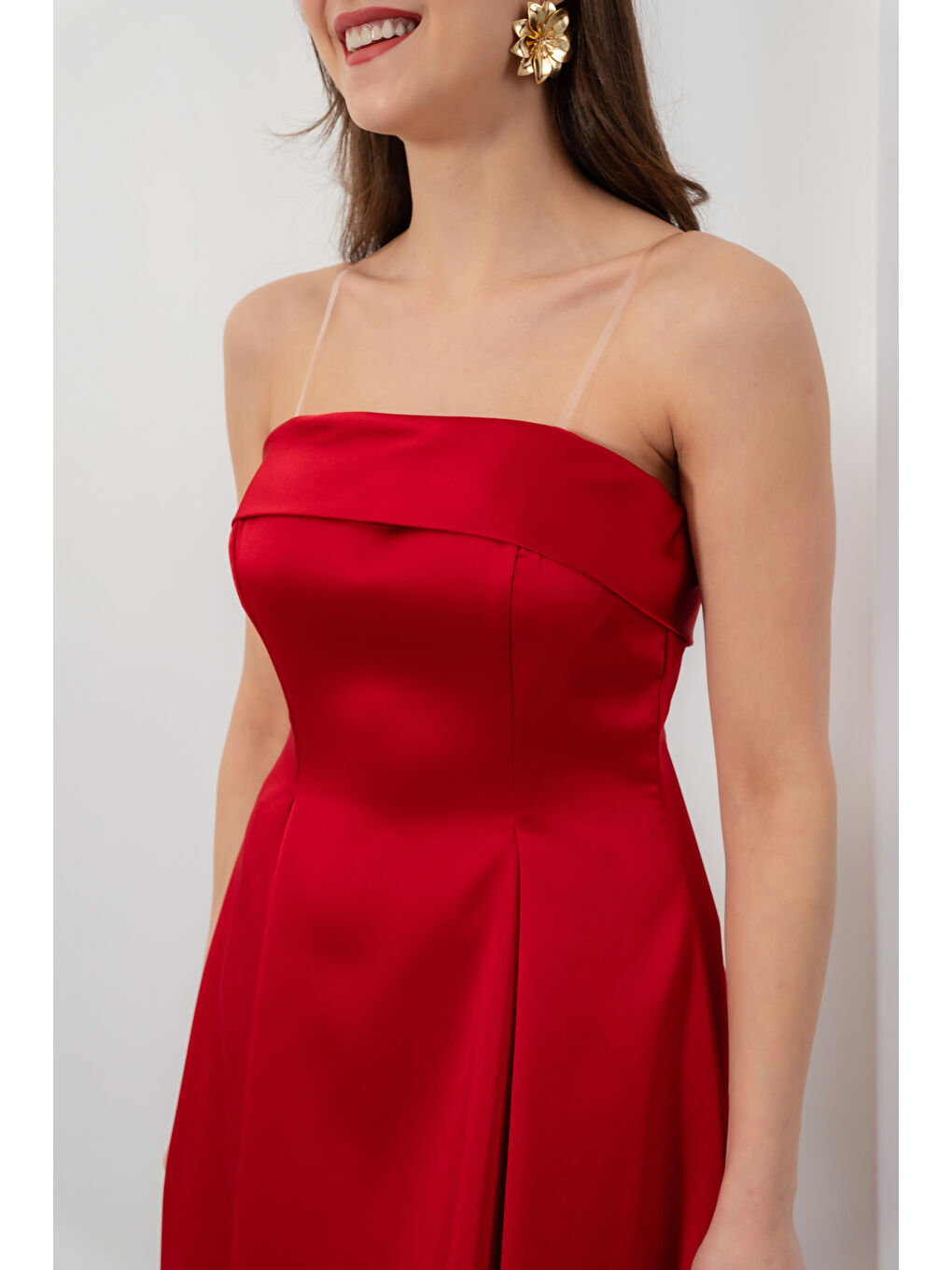 Kadın Kırmızı Straplez Yaka Saten Uzun Kloş Abiye Elbise-3