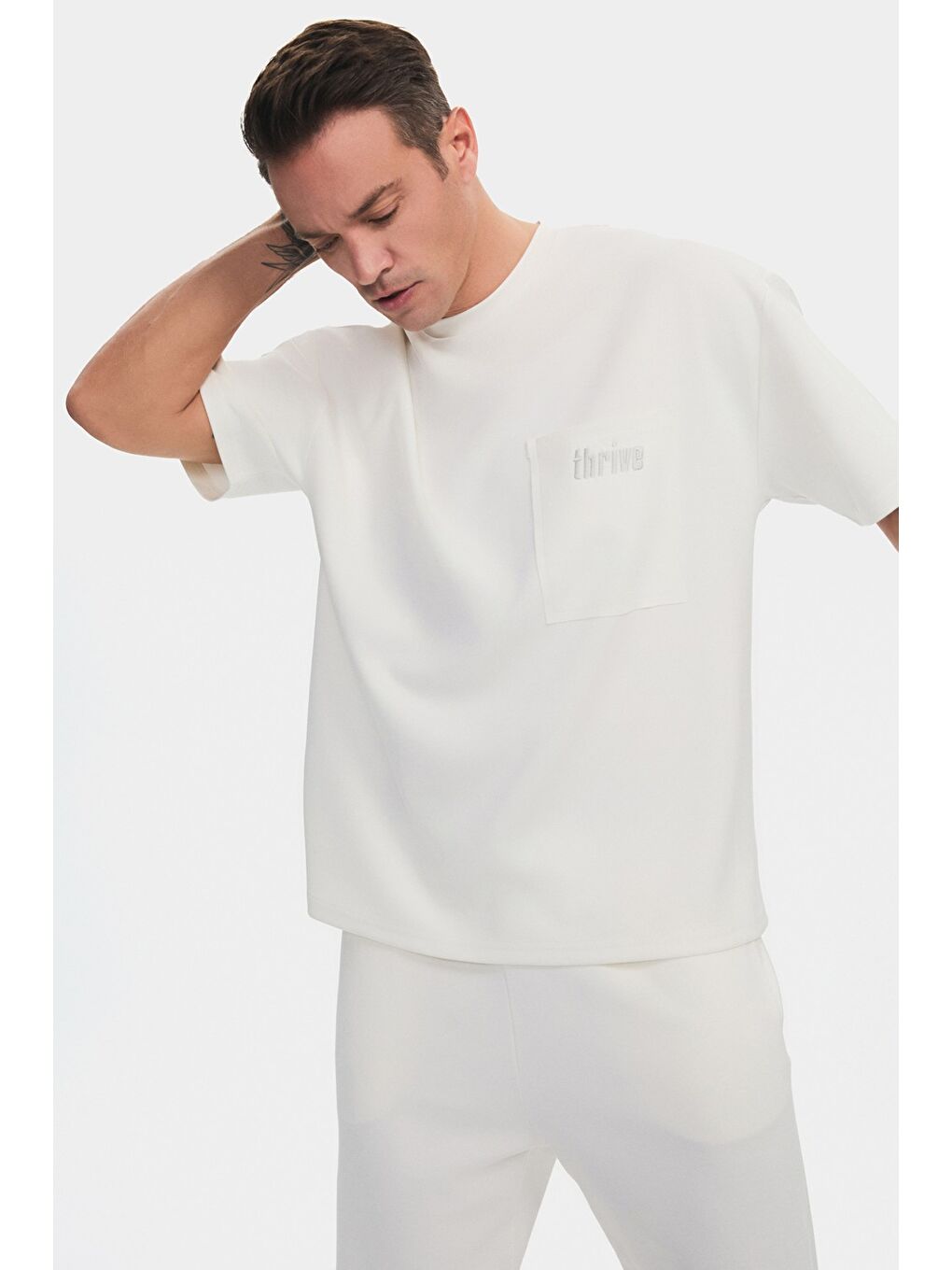 Ekru Erkek Oversize Nakış Detaylı Şort Takım-1