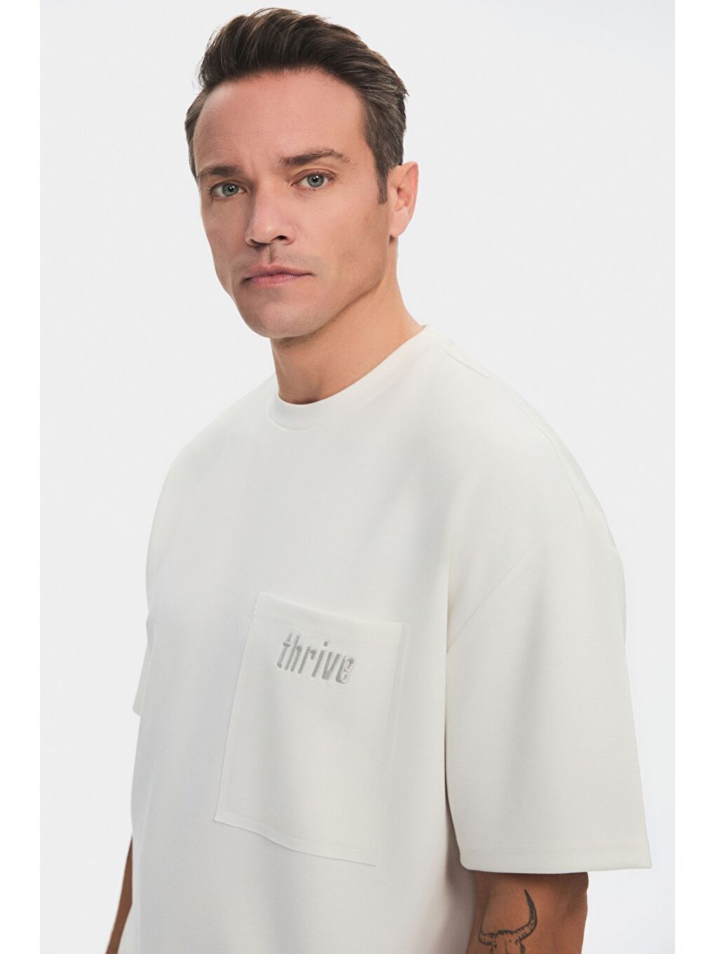 Ekru Erkek Oversize Nakış Detaylı Şort Takım-2