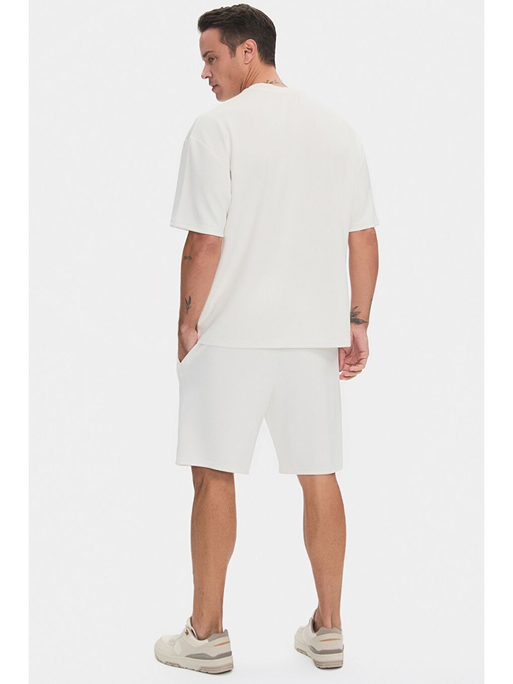 Ekru Erkek Oversize Nakış Detaylı Şort Takım-4
