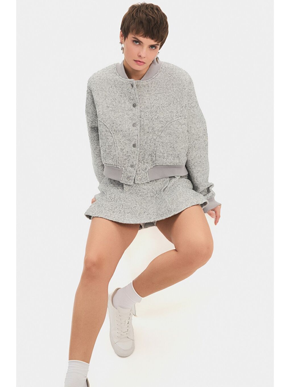 Gri Kadın Buklet Kumaş Bomber Ceket Pilili Mini Etek Takım-2