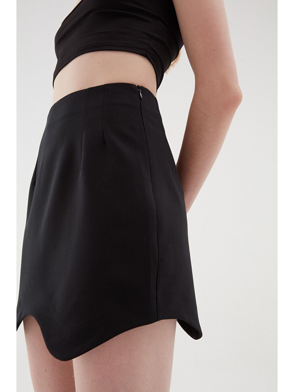 Asimetrik Mini Etek Siyah-3