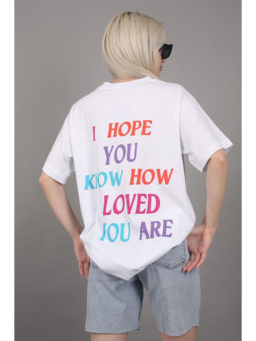 Beyaz Baskılı Oversize Bisiklet Yaka Kadın Tişört