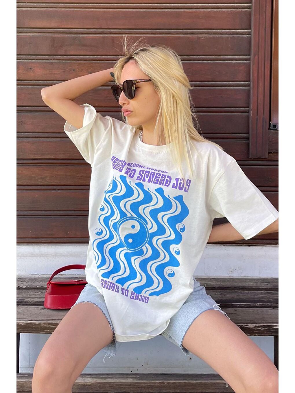 Beyaz Baskılı Over Fit Kadın Tişört Mg1500-2