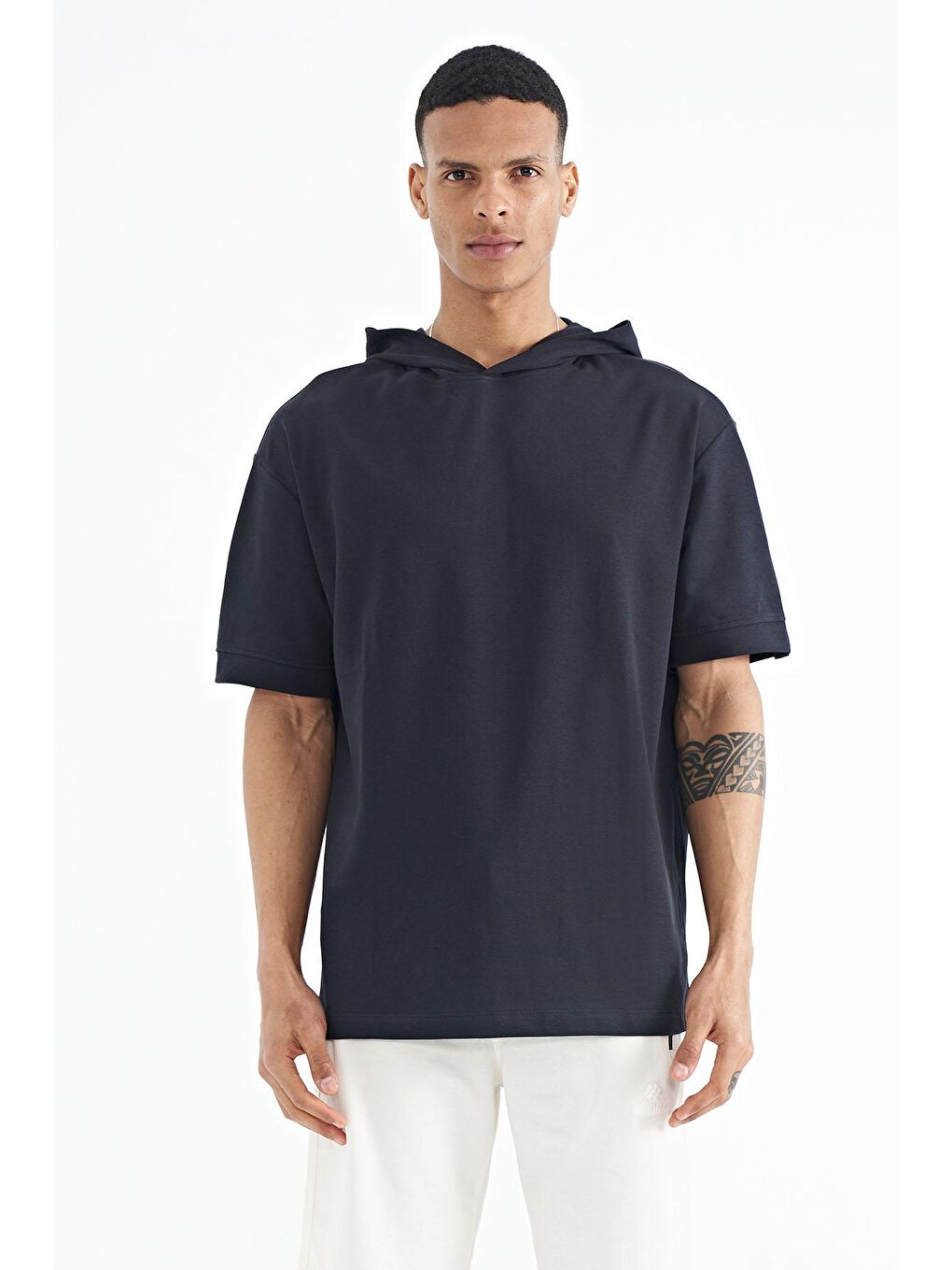 TOMMYLIFE Lacivert Kapüşonlu Kol Etiket Detaylı Oversize Erkek T-shirt - 88179