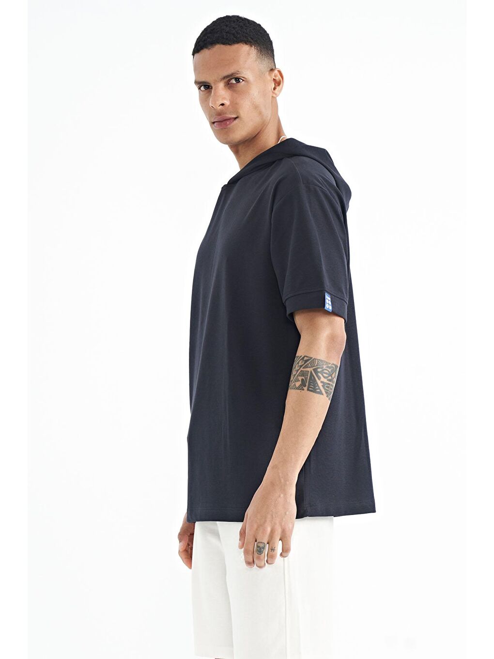 TOMMYLIFE Lacivert Kapüşonlu Kol Etiket Detaylı Oversize Erkek T-shirt - 88179 - 4