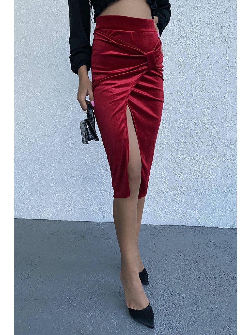 Kadın Bordo Yüksek Bel Yırtmaçlı Kısa Kadife Etek