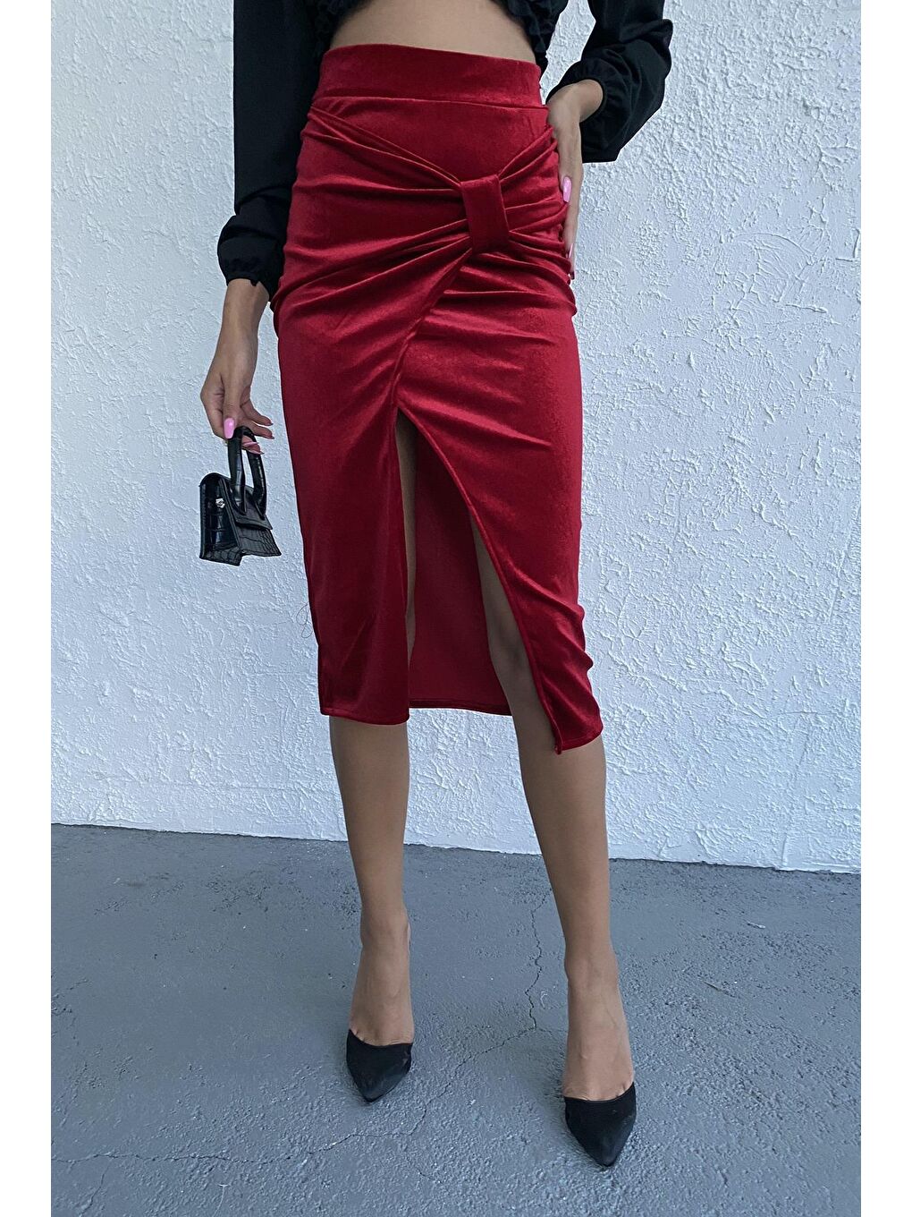 Kadın Bordo Yüksek Bel Yırtmaçlı Kısa Kadife Etek-2