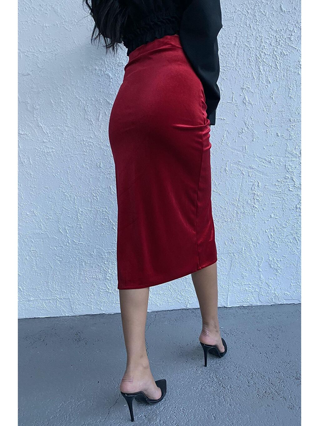 Kadın Bordo Yüksek Bel Yırtmaçlı Kısa Kadife Etek-3