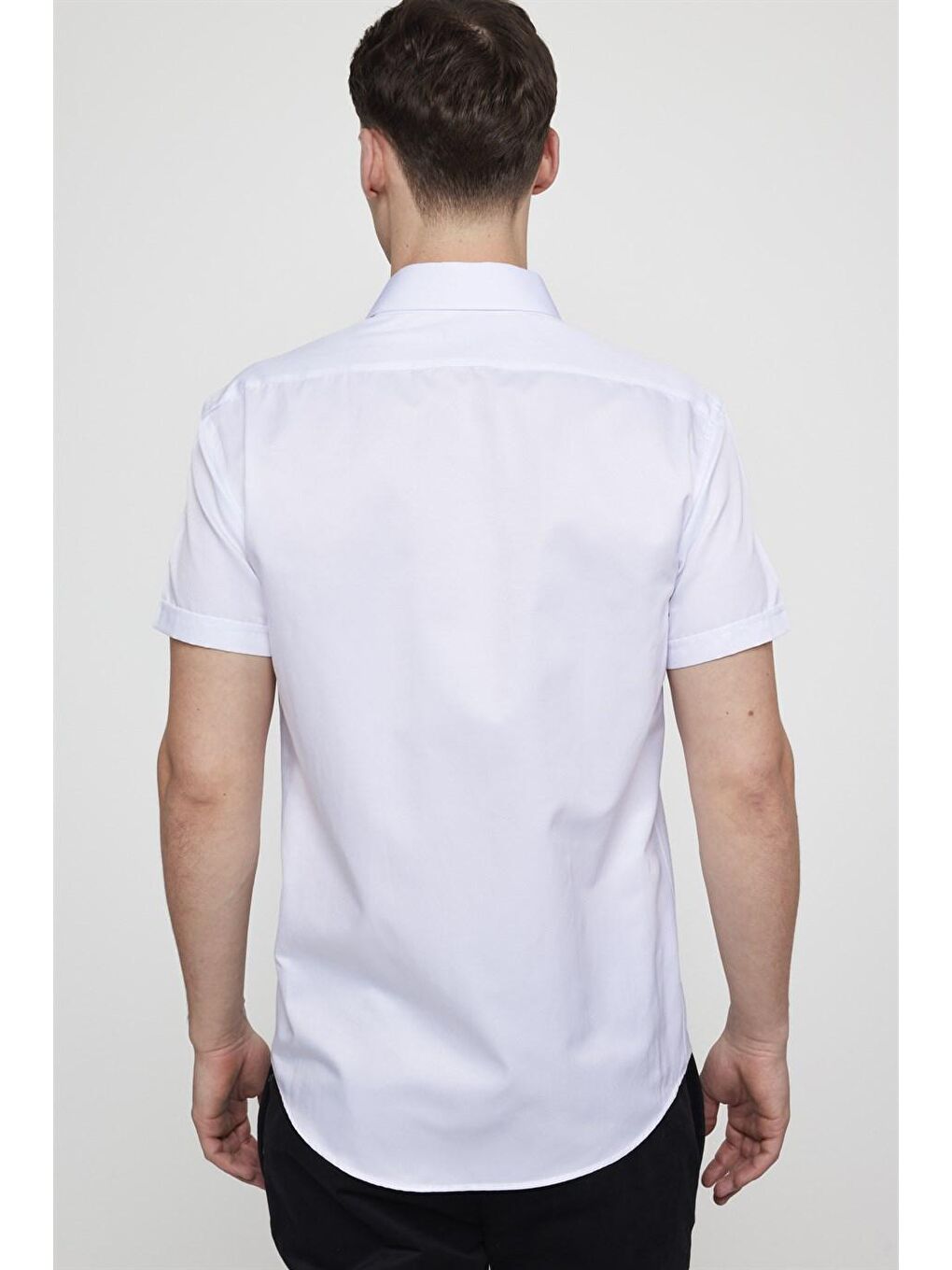 Dar Kesim Kısa Kol Düz Pamuklu Kravat Yaka Erkek Beyaz Gömlek-3