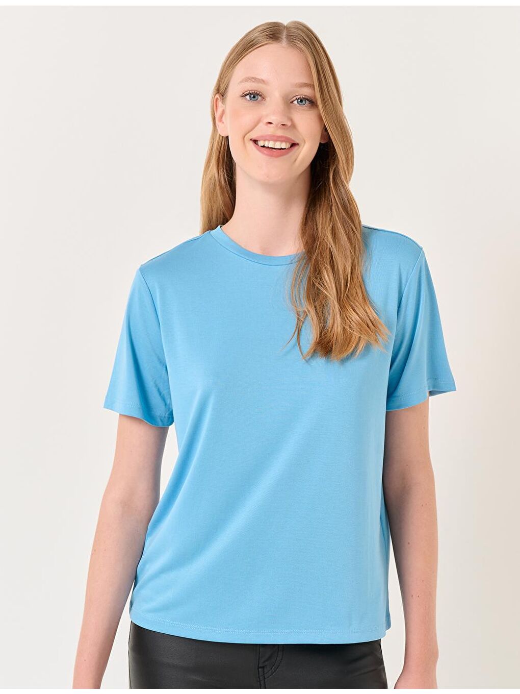 Gök Mavisi Düz Kesim Bisiklet Yaka Kısa Kollu Basic Tişört