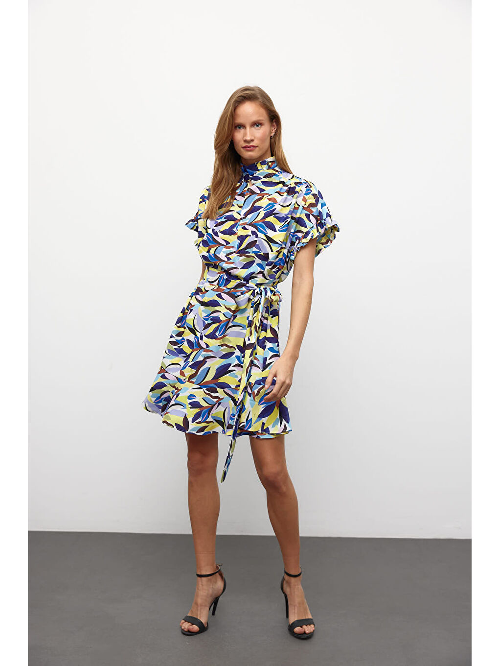 Lila Desenli Rahat Kesim Kemerli Elbise