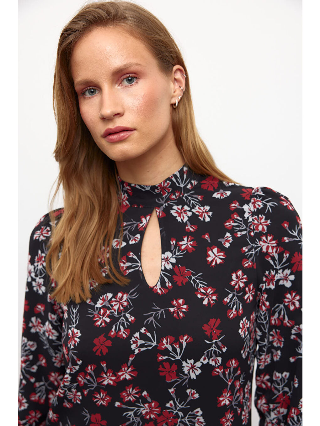 Siyah Uzun Kollu Desenli Astarlı Desenli Şifon Elbise-3