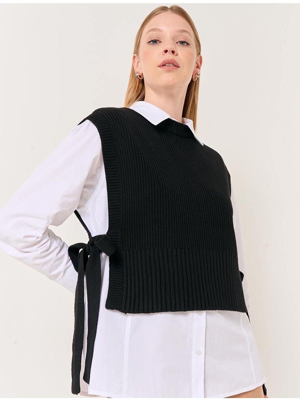 Siyah Bisiklet Yaka Bağlamalı Triko Süveter-3