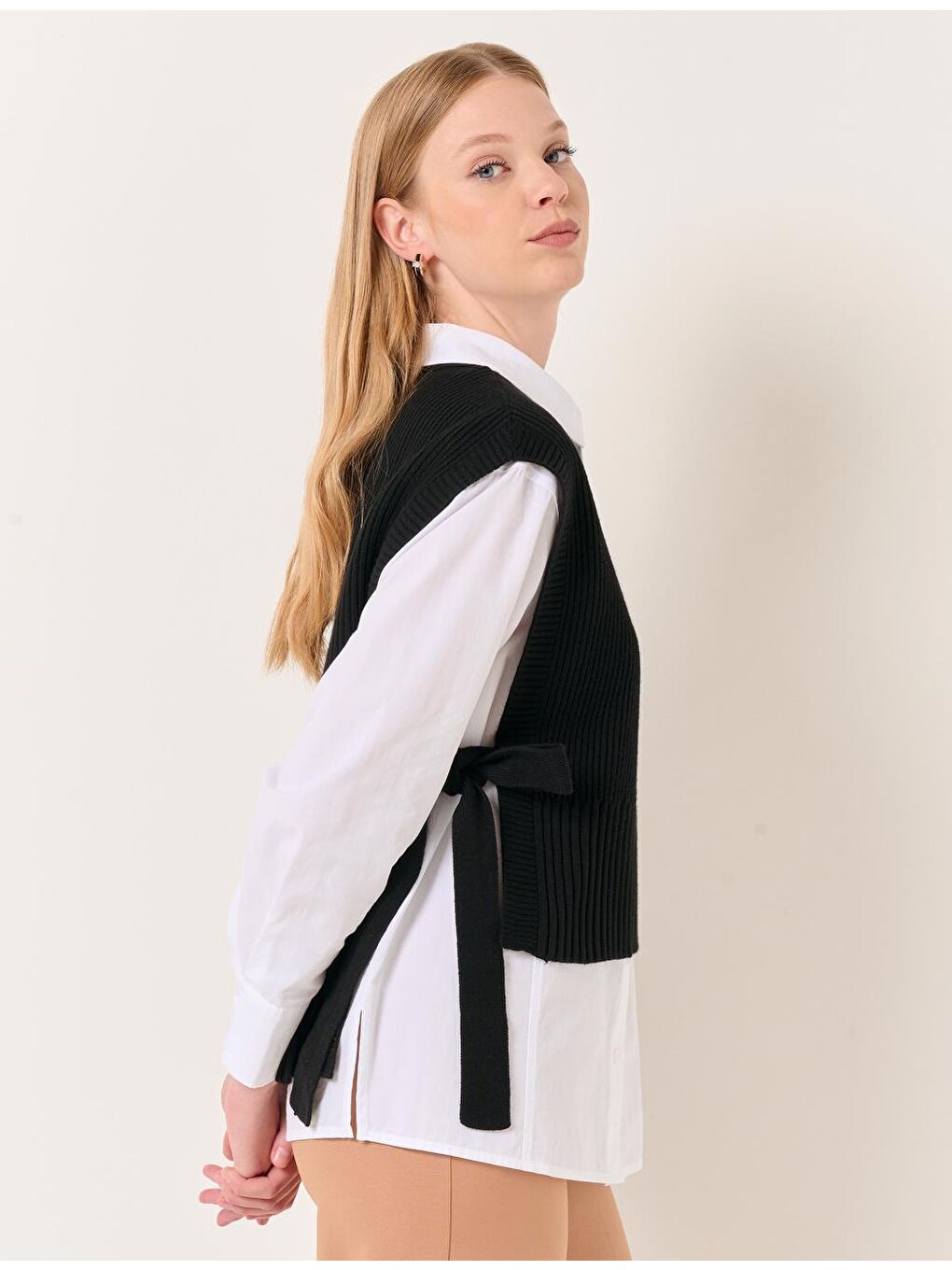 Siyah Bisiklet Yaka Bağlamalı Triko Süveter-4