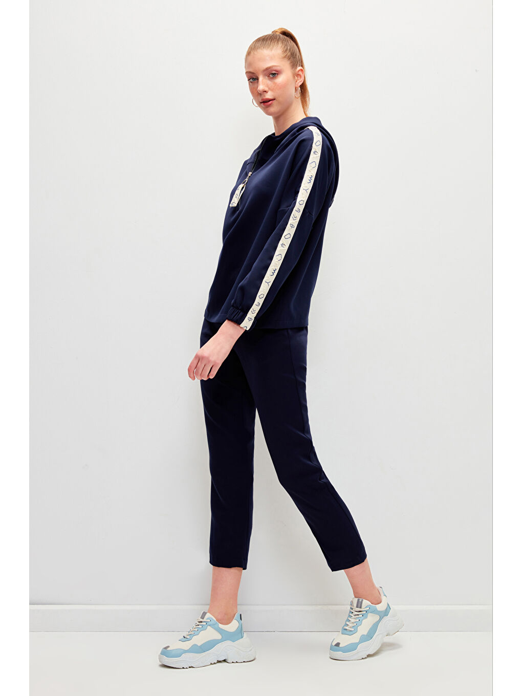 Lacivert Şerit Detaylı Kapüşonlu Eşofman Takımı-2
