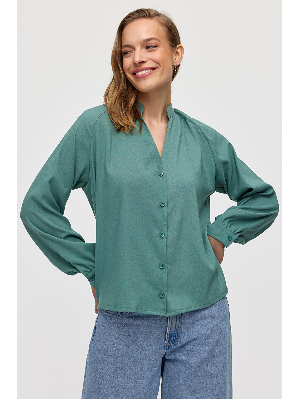 Yeşil Pilise Detaylı Düz Renk  Gömlek