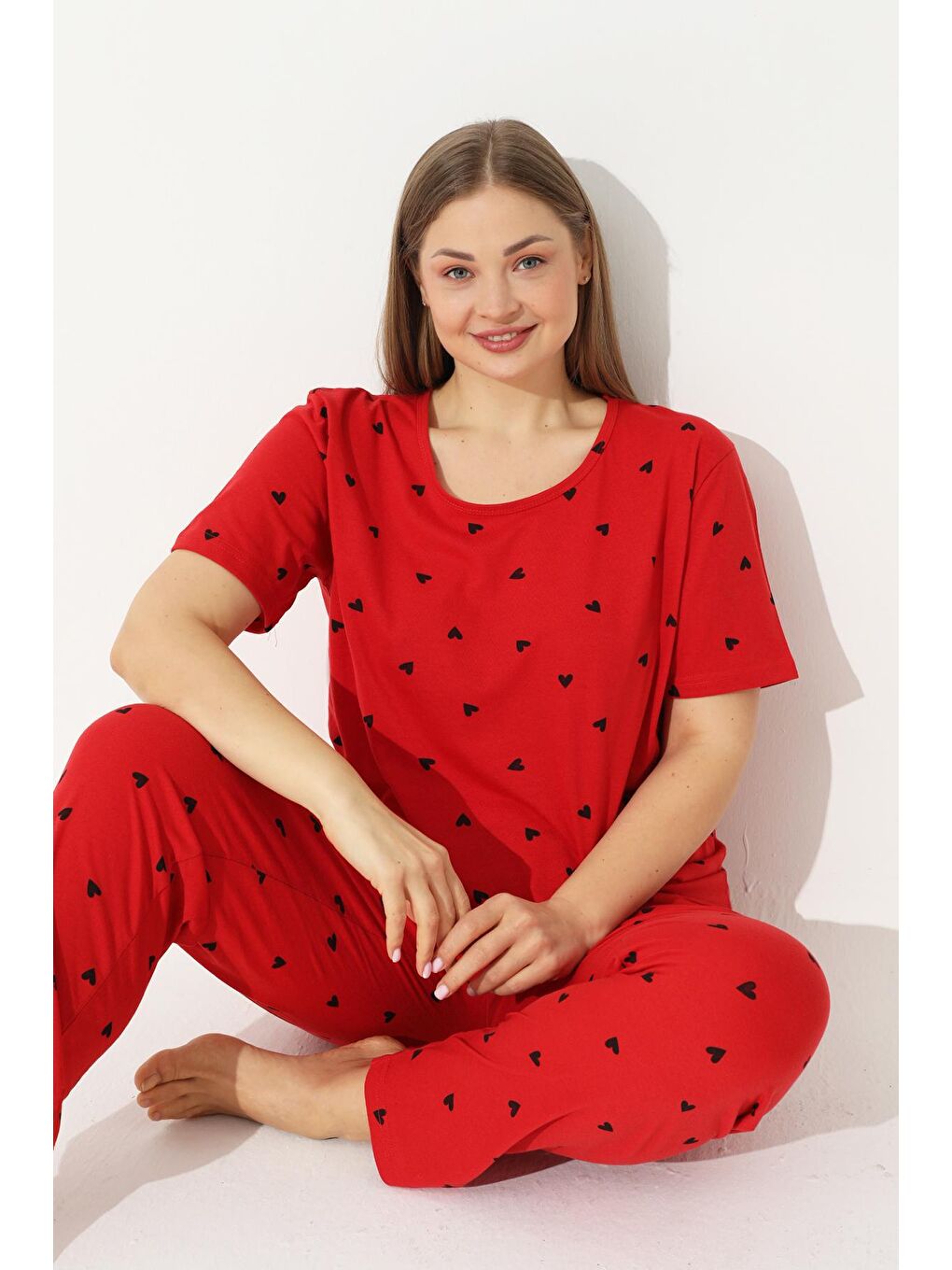 Siyah İnci Kirmizi Kırmızı Curve Büyük Beden Kısa Kollu Pamuklu Pijama Takımı