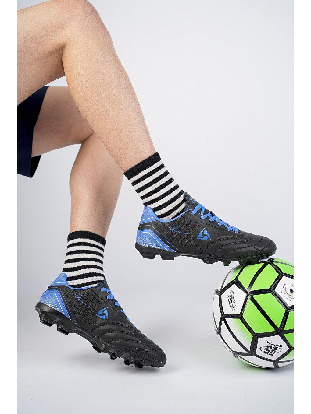 Siyah Pas Unisex Krampon Halı Saha Futbol Spor Ayakkabı