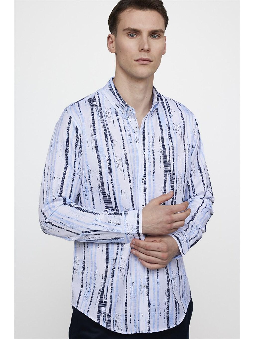 Slim Fit Uzun Kol Baskılı Yaka Biyeli Beyaz Gömlek