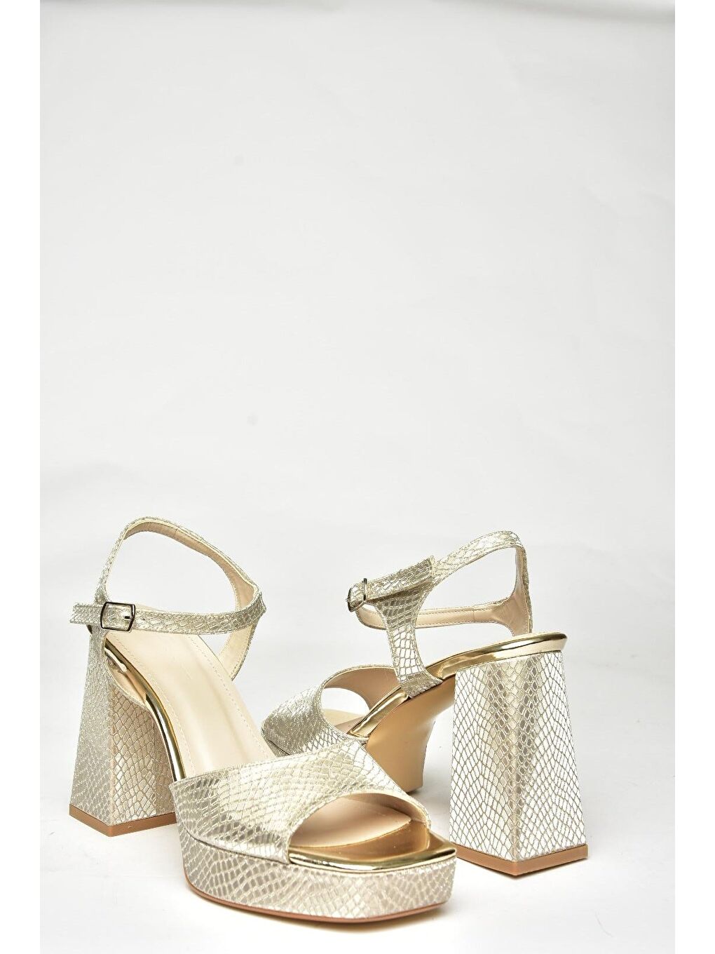 Sarı U5691203 Altın Kadın Topuklu Ayakkabı-2
