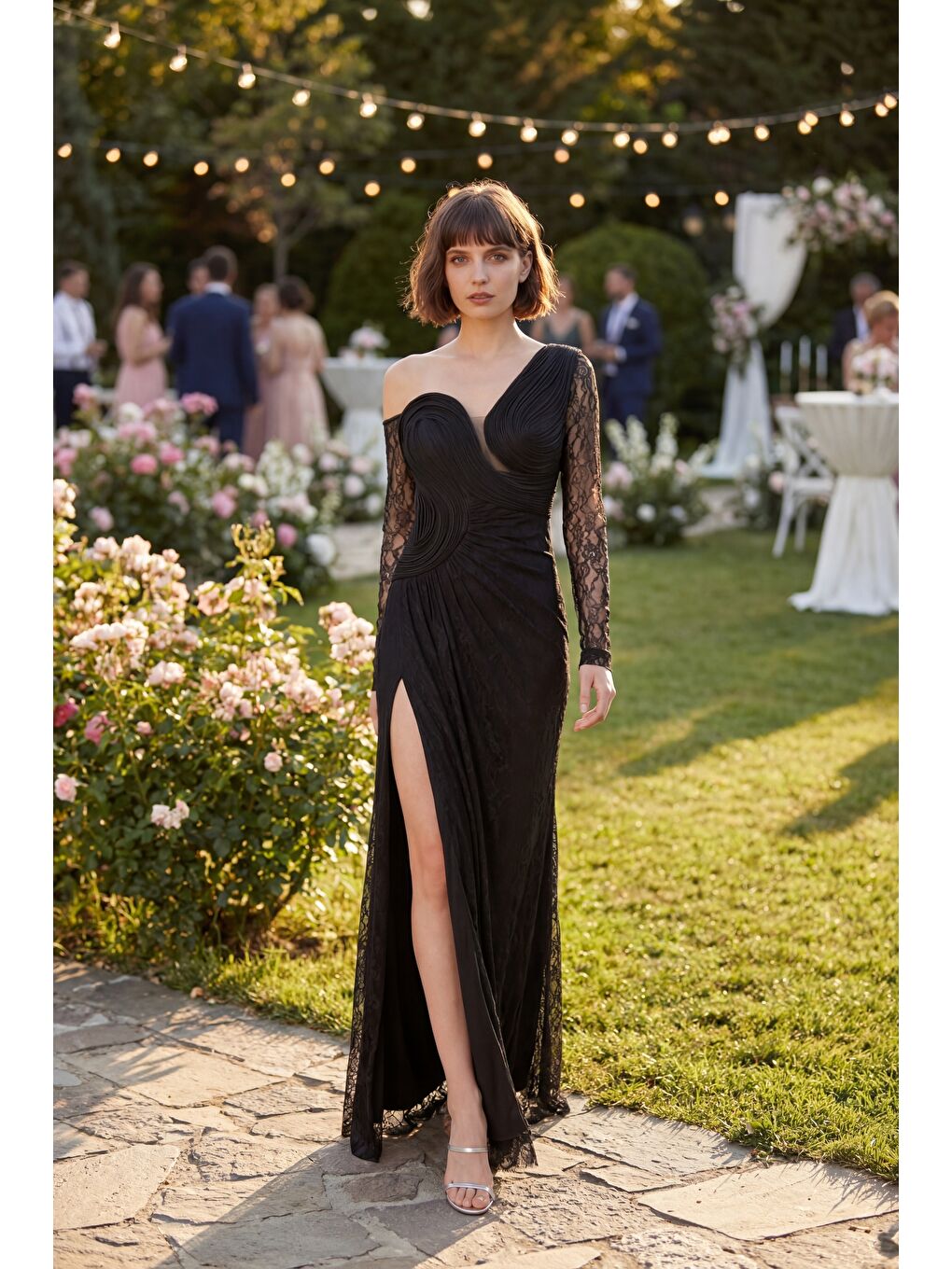 Kadın Siyah Göğüs Detaylı Uzun Dantel Abiye Elbise-4