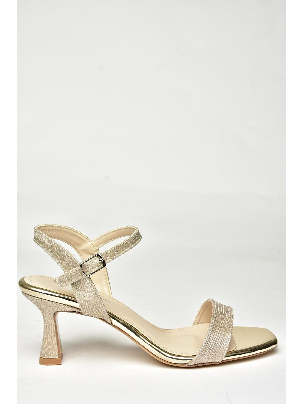 Sarı U5695199 Altın Kadın Topuklu Ayakkabı