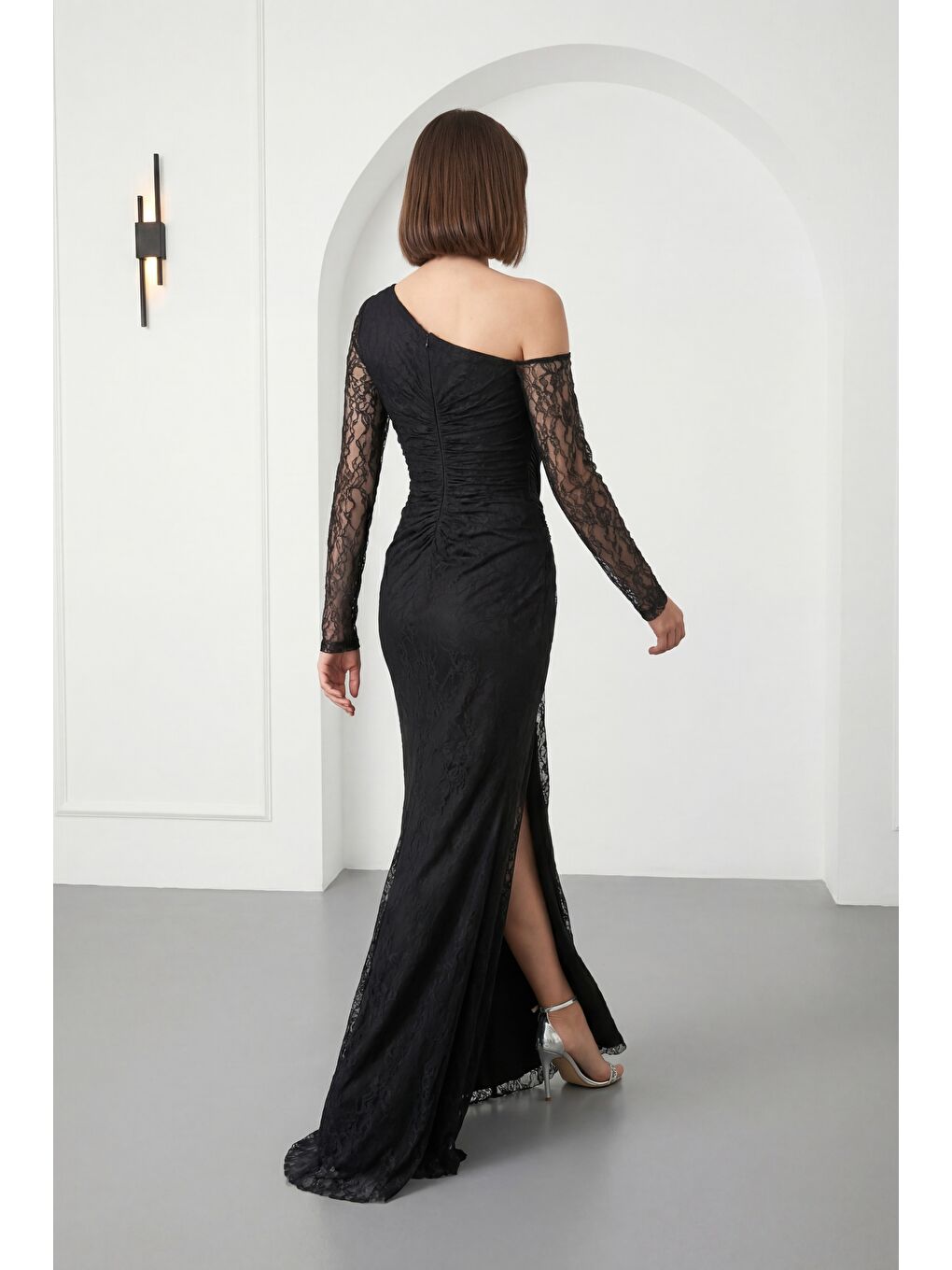 Kadın Siyah Göğüs Detaylı Uzun Dantel Abiye Elbise-5