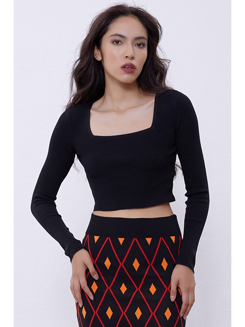 Siyah Uzun Kollu Crop Triko Kazak