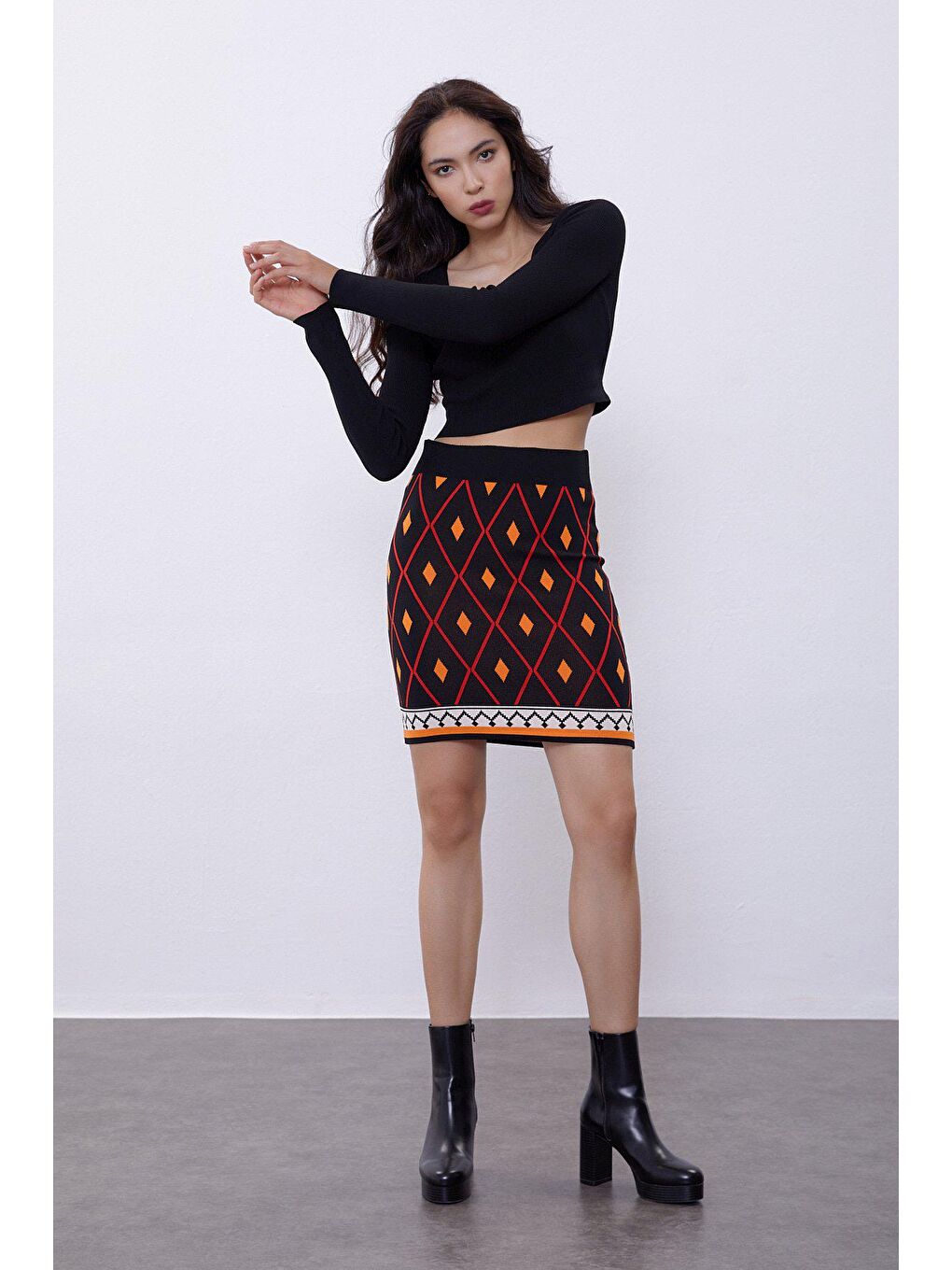 Siyah Uzun Kollu Crop Triko Kazak-1