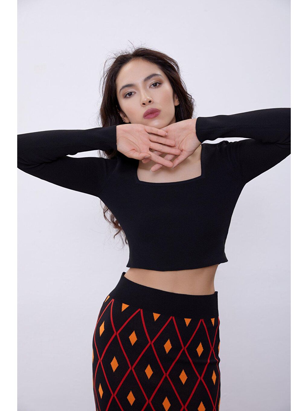 Siyah Uzun Kollu Crop Triko Kazak-3