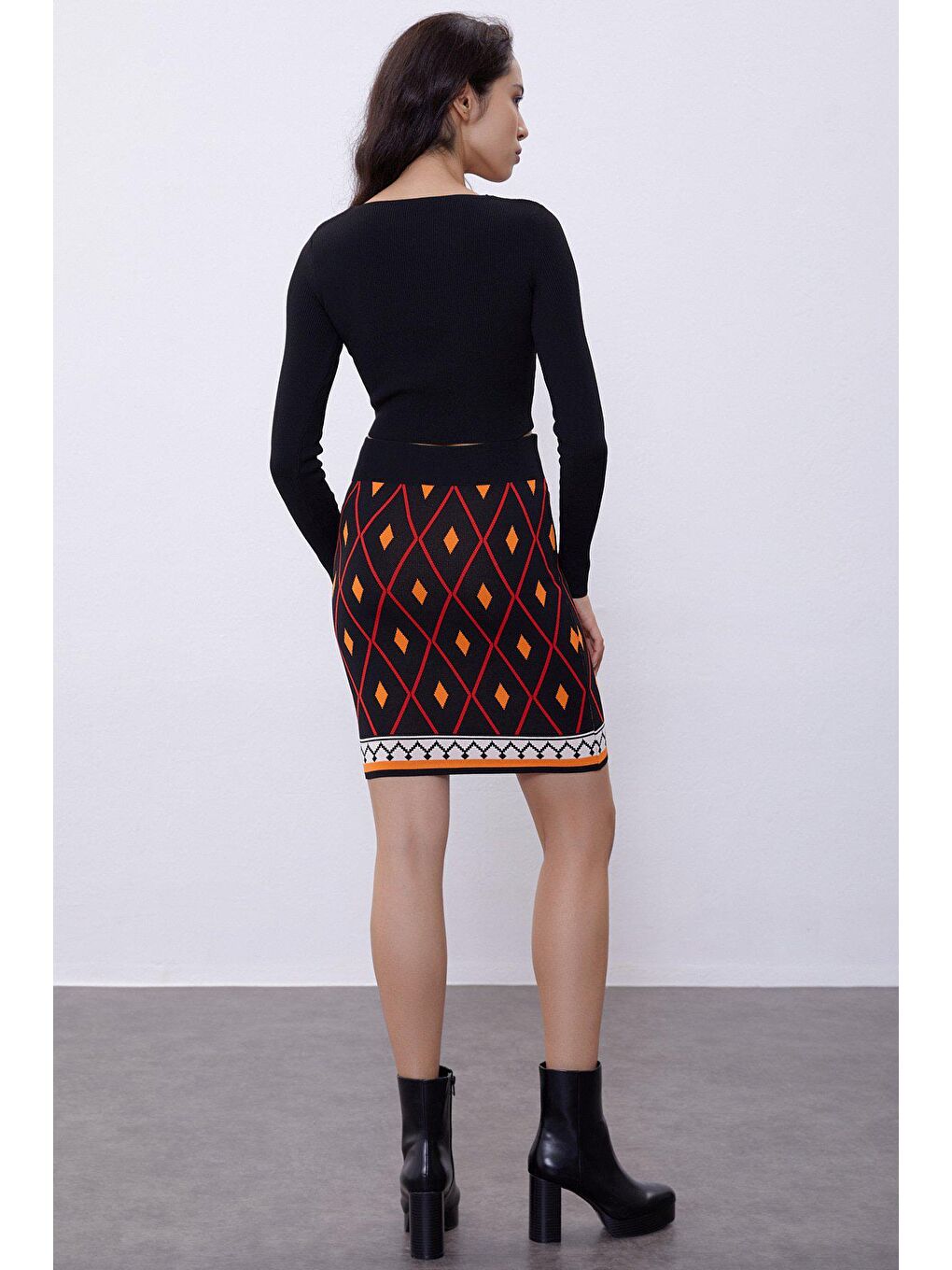 Siyah Uzun Kollu Crop Triko Kazak-4